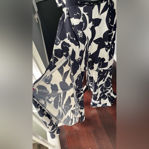 Beach/summer two piece (top & pants) - Picture 5 of 8